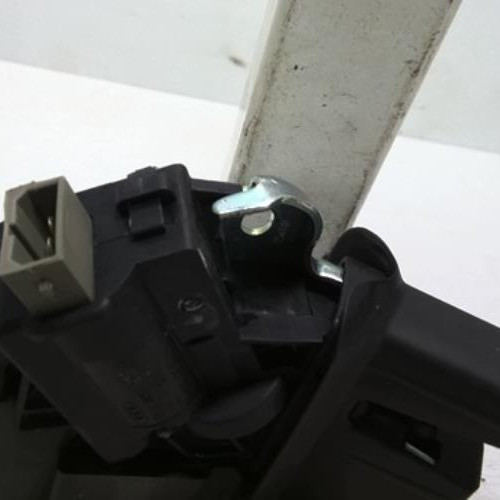 100040184-ac72a9da-39b4-4428-acd6-bad798b01a22-Piece-100040184-Fermeture-centralisee-coffre-4F827505D-VOLKSWAGEN-EOS-CABRIO-PHASE-1-14-TSI-16V-TURBO-e016f7df254b693167309f82f35cc5bd7f600135e188e83f007d32924a564ef8_m.jpg