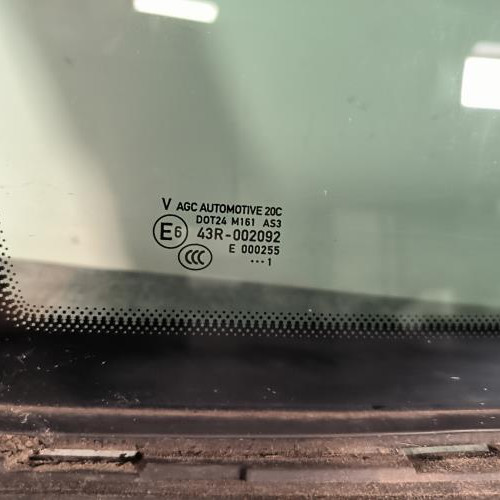 100236204-33633014-e052-4626-8e76-87c19c9dde8f-Piece-Custode-arriere-gauche-95854411137-PORSCHE-CAYENNE-2-PHASE-1-42d503274de6dcc9d7933afa7684063dd6ed0d4aad2b1e7ff420e856f84541e8_m.jpg
