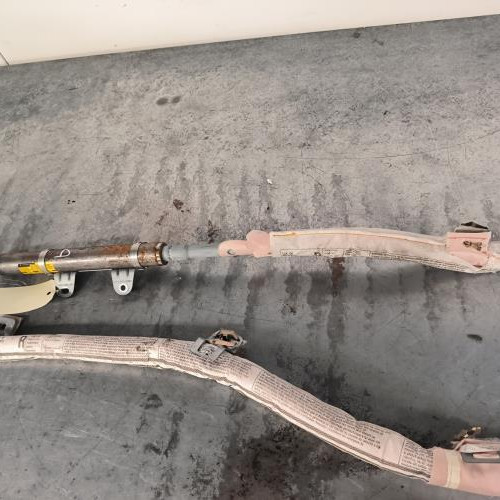 100237269-d9a8b319-8301-407d-9f90-3d3b30f0ef0e-Piece-Air-bag-rideau-droit-958880742-PORSCHE-CAYENNE-2-PHASE-1-828d430dd5fbd2a2cc189994555d0c35a56f41d1004095d8ba75a4e971b4262b_m.jpg