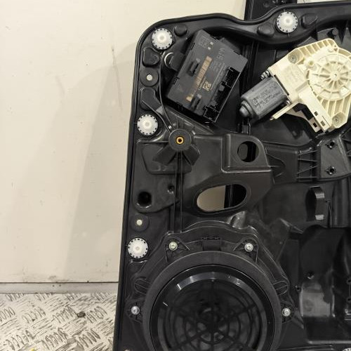100237289-9770e160-a7ea-4cfa-8ffc-b938a1ca12a8-Piece-Leve-vitre-electrique-arriere-droit-95862481200-PORSCHE-CAYENNE-2-PHASE-1-fd3381bf39c31ecd95eb8599cac72ea39f771f46b4bbc724eb8ff6ab815e2a62_m.jpg