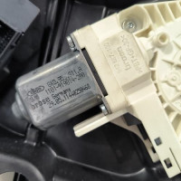 100237289-24fe143c-74de-48cb-836e-9bc085fdc235-Piece-Leve-vitre-electrique-arriere-droit-95862481200-PORSCHE-CAYENNE-2-PHASE-1-9d323c52fbfdf58d7c4714b251e1f13449cf237628a2785e1a7ef2ce7aaebbec_m.jpg