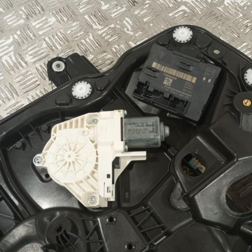 100237291-579676dc-069f-4396-af4a-97115a25bdf5-Piece-Leve-vitre-electrique-arriere-gauche-95862481100-PORSCHE-CAYENNE-2-PHASE-1-b3c7babe0b32ae8a9a4fd1723e21c07dbc2cf9a881de79e80006f3c3f8cc49a3_m.jpg