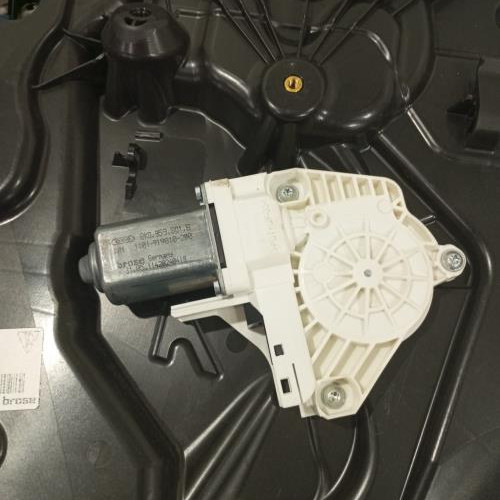 100237293-5c550757-150a-489f-9dd5-dde2721d0100-Piece-Leve-vitre-electrique-avant-gauche-95862480100-PORSCHE-CAYENNE-2-PHASE-1-401f5f0d9f4a3bc43b851b496095cae0448951aaceec0fadd07aaa6932f38657_m.jpg