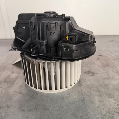100238258-fea8dd67-6423-48f4-a90a-32953a71cd9b-Piece-Ventilateur-chauffage-95857234203-PORSCHE-CAYENNE-2-PHASE-1-fedf99681fb0f2178414ff6a6951f56237b096cdb663c5019807a61fe4ecaade_m.jpg