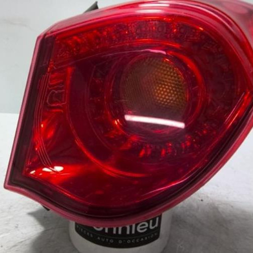 100463576-bec530ad-ae7f-4e20-9b1d-ef2b92d1b7ab-Piece-100463576-Feu-arriere-principal-droit-50513612-ALFA-ROMEO-GIULIETTA-2-PHASE-1-17-TBI-16V-TURBO-6b5a24345be8c4ff320a176dcf14bd55448bcbfebacccc09561952d6f39640d0_m.jpg