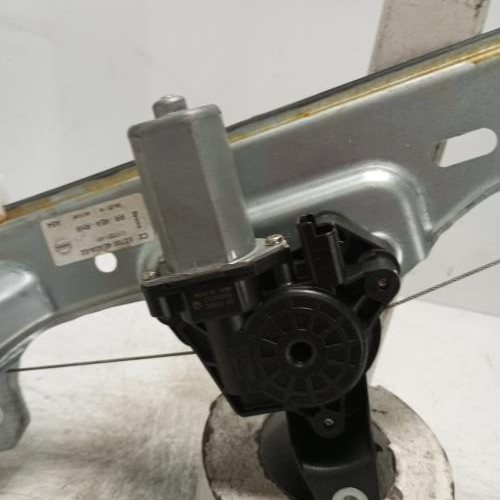 100476929-c4222bdf-a220-42e6-8ed7-d676cc6f4898-Piece-Leve-vitre-electrique-arriere-droit-82700-4EA0A-NISSAN-QASHQAI-2-PHASE-1-a0895e4a4de357fe10fac8e329720eae612e9e8ff368b7b89a14ee4da2561405_m.jpg