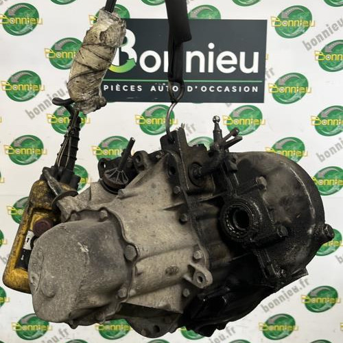 100477094-a0218274-801b-4221-a9df-e36f3550e242-Piece-Boite-de-vitesses-PEUGEOT-205-PHASE-2-1d9b66908808adf0dbb98b8263808285151e01581c10b74fad087c98b19309d8_m.jpg