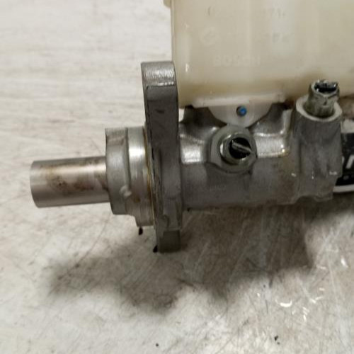 100477306-75530b9e-f5ed-4b96-ad19-538186a397f4-Piece-Maitre-cylindre-freinage-46010-4EH0A-NISSAN-QASHQAI-2-PHASE-1-40714596c17f39cfa1e3aa375a64edc51a9d2f58a8a3b9316d9926948ca4e47e_m.jpg