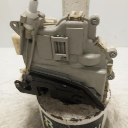 100478528-8ea62fe1-8f2f-4563-82ce-2eca8eb942dd-Piece-Fermeture-centralisee-arriere-droit-8K0839016H-AUDI-Q5-1-PHASE-2-2e475f868f6c783e819ab28ff0638acb23d0cfa425ba7be44bd7503f7e35588a_m.jpg