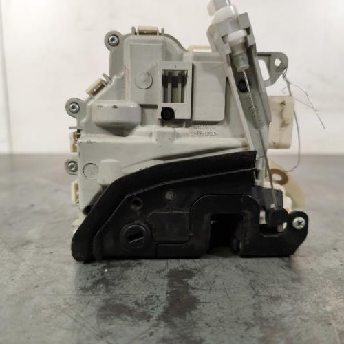 100478529-217a2c10-4ee1-402e-bde6-88ba56e98974-Piece-Fermeture-centralisee-arriere-gauche-8K0839015H-AUDI-Q5-1-PHASE-2-f9acba087c6861482b8504bca0aa8ce618feec1146bf23be0a63f37b48bbd1b0_m.jpg