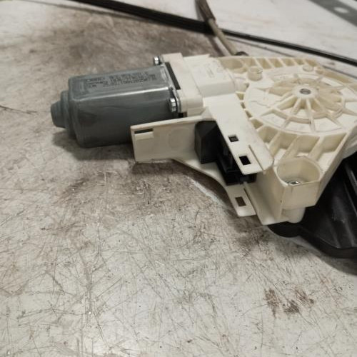100478538-0211388a-d513-4602-9e79-9020336c379b-Piece-Leve-vitre-electrique-avant-gauche-8R0837461K-AUDI-Q5-1-PHASE-2-a9c8a99e9da9efd02d8fc50386b26e6790b53a3a2a20450e781d4a33eb84bdbc_m.jpg