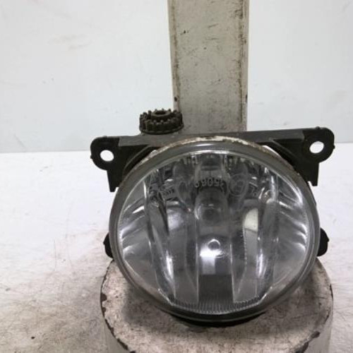 100571818-28d4cd04-e170-42d7-a7de-763758f935dc-Piece-100571818-Anti-brouillard-droit-9675450980-PEUGEOT-208-1-PHASE-2-12-VTI-12V-ffcfb66da82059c1ddae22b9b67e24ad1f3f3041640a5d2d6b63244c06e25f03_m.jpg