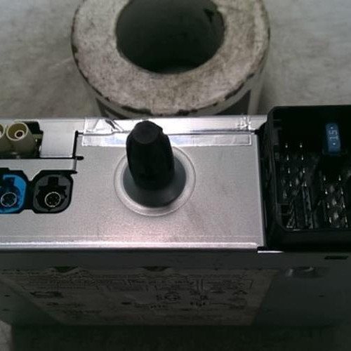 100573327-fa73407a-dc76-41db-891b-d4039baeac0d-Piece-100573327-Autoradio-dorigine-1680881980-PEUGEOT-208-1-PHASE-2-12-VTI-12V-1891c48da58e77b52432a8b81a553bb69a60bb591a50754372f9e4177411e093_m.jpg