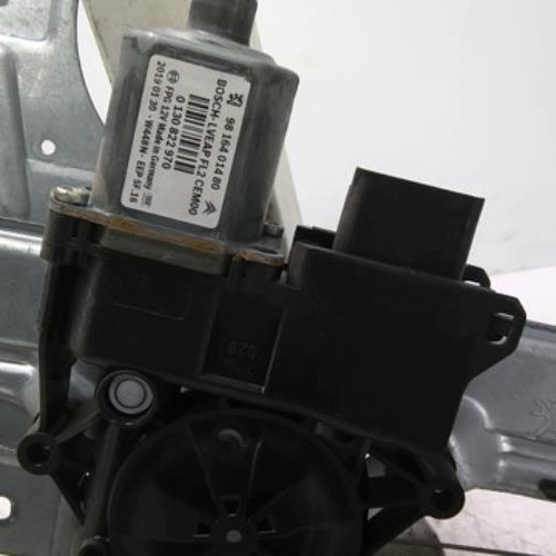 100573339-cbafcee4-4957-4a8c-b5bc-d9828103b09a-Piece-100573339-Leve-vitre-electrique-arriere-droit-9816402280-PEUGEOT-208-1-PHASE-2-12-VTI-12V-3456d59207b74ae5c8a2e19d87d224edbb5c4779dc8dccb1823e41b666b0383e_m.jpg