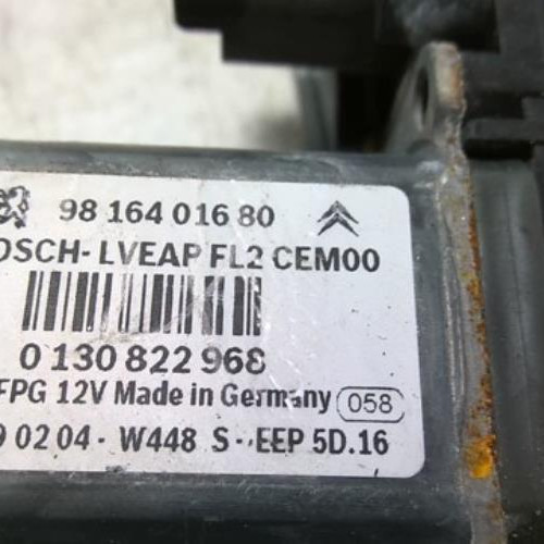 100573344-3cb38bcf-e059-4249-a2bf-80d43109fd51-Piece-100573344-Leve-vitre-electrique-avant-droit-9816402080-PEUGEOT-208-1-PHASE-2-12-VTI-12V-d6f125c2027b37a3d207107971b566ab48a0c87342fcba40df72012546b7731f_m.jpg
