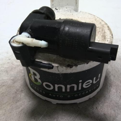 100573637-e1dcda86-94cf-4dfc-a127-8ffc0c6dc1e8-Piece-100573637-Pompe-lave-glace-avant-643475-PEUGEOT-208-1-PHASE-2-12-VTI-12V-8953138e295beb820fbc653477e91ef115f9a01e1fca53c59bb255674639018f_m.jpg