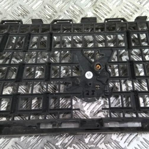 100665853-22f5c773-2724-42b4-96ed-ff35322565c2-Piece-100665853-Calandre-AA37794254-PEUGEOT-3008-2-PHASE-1-19dad4ebb45e8331918afa2c444a654f0b5c1097229d19b368c1fc308560f80b_m.jpg