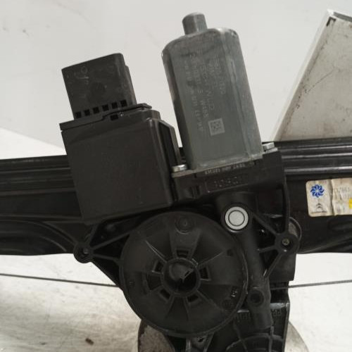 100740989-04d59003-82b9-4f72-bb46-e4060f5341d6-Piece-Leve-vitre-electrique-avant-gauche-YQ00778280-CITROEN-C3-AIRCROSS-PHASE-1-0b051b76b4b1c6801e9ed0a8dbf6e769b96630c53037690e3f34e1e742106f45_m.jpg