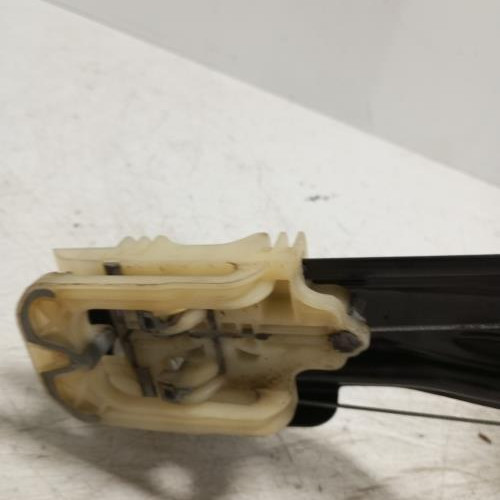 100740989-ff2fa5d9-9b28-4517-81ce-89b5e6781d2b-Piece-Leve-vitre-electrique-avant-gauche-YQ00778280-CITROEN-C3-AIRCROSS-PHASE-1-6a044cf6e31eeadc189bca3a15c23170a7ea4dac2da497718c68fcd436c92115_m.jpg