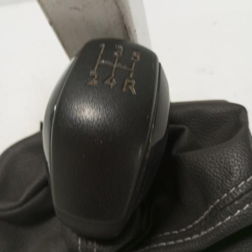 100741003-e5bba236-20fa-4b62-8530-b4a07cc7ff55-Piece-Pommeau-de-vitesses-96738471VV-CITROEN-C3-AIRCROSS-PHASE-1-5e3a8d673c57d9b08c4c5353ab495a59ff900c8875f7464cc3d8b6c5d8b64b0c_m.jpg