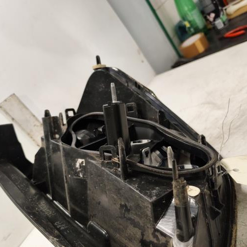 100921447-56d82b5e-a6ac-4e40-b347-00d49bfa0ff2-Piece-Feu-arriere-principal-gauche-feux-00006350KQ-CITROEN-C3-2-PHASE-1-d0ad84bcb9f8f2313d18e98d1a1390003324c4c7921d77819455e4d940844dc3_m.jpg