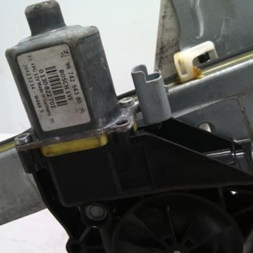100924801-71b95f6c-a17d-4fe9-894f-aa5c6eb4f44d-Piece-100924801-Leve-vitre-electrique-avant-droit-9673154380-PEUGEOT-208-1-PHASE-1-12-VTI-12V-34de4cc2af7d716f77c0c779162f9ef592ced7c5bced11fc335b53e542a1c42c_m.jpg