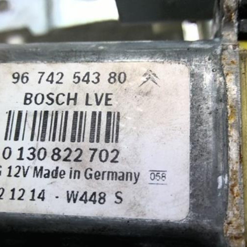 100924801-e10b5d9a-4712-4ae4-b473-aa1d67ddf61a-Piece-100924801-Leve-vitre-electrique-avant-droit-9673154380-PEUGEOT-208-1-PHASE-1-12-VTI-12V-c301ada6e65c55950e61ee914bfaacf5c92fdb7b6fd4741d70cc2fefe4f3b542_m.jpg
