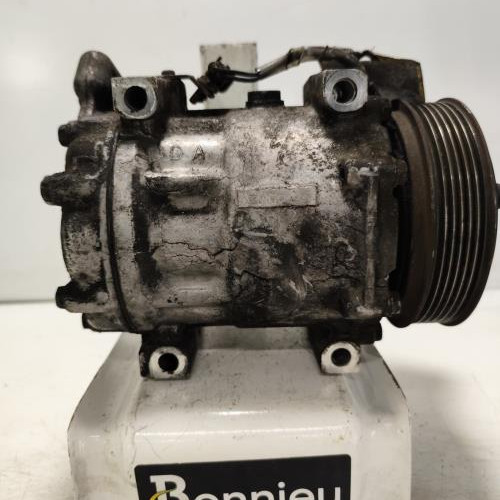 101178079-9697d6cc-2368-48a3-9ad2-282799b20273-Piece-Compresseur-clim-8200953359-RENAULT-KANGOO-2-PHASE-1-c30b626a44f003bd033a4ef7c81f890719cf31179061ee61a398e0371971b1cf_m.jpg