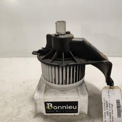 101178097-47db48c7-434a-41cb-945d-acce5fa8d373-Piece-Ventilateur-chauffage-7701068992-RENAULT-KANGOO-2-PHASE-1-90d70f9a8e24bf191446f441da8cc5c35c89db54056f92d6ceed31624add6e4a_m.jpg