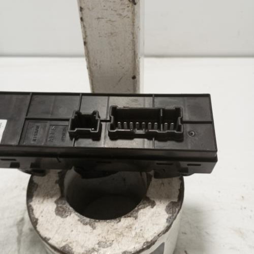 101321028-3d9854b7-425e-4c33-a9ba-588271f1b68e-Piece-Interrupteur-de-leve-vitre-avant-gauche-25401-1KA5E-NISSAN-JUKE-1-PHASE-2-6d28efff08dca15b05755c2b9ad04b5ee82121eac8722bbca2db181a0f7ebf53_m.jpg