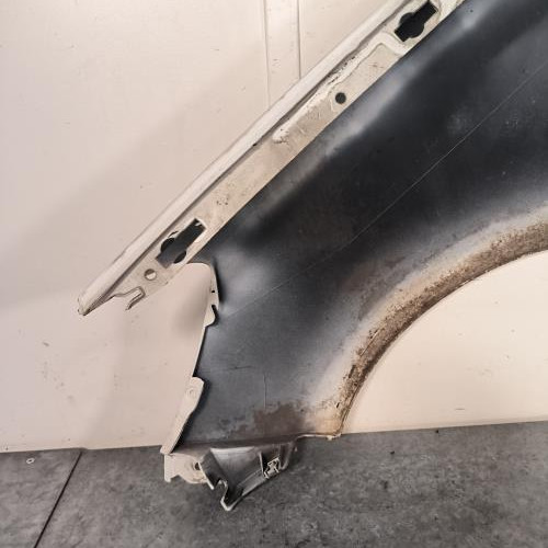 101366836-fc4557d4-a675-420a-b501-43c15a3996a7-Piece-Aile-avant-droit-631003362R-RENAULT-CLIO-3-PHASE-1-5c412b9c1c659f1ad084892df1f8b4769916174ec8b4123ea476a9c2b4913864_m.jpg