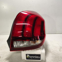 101387290-eec4b541-c168-43a4-bf13-54ca156c6507-Piece-Feu-arriere-principal-droit-feux-B001031180-PEUGEOT-108-df60a16e557d4af7a2c7ffc3ec7fbecf2ef46f1a0def6fbb0af3f2d77283ff8d_m.jpg