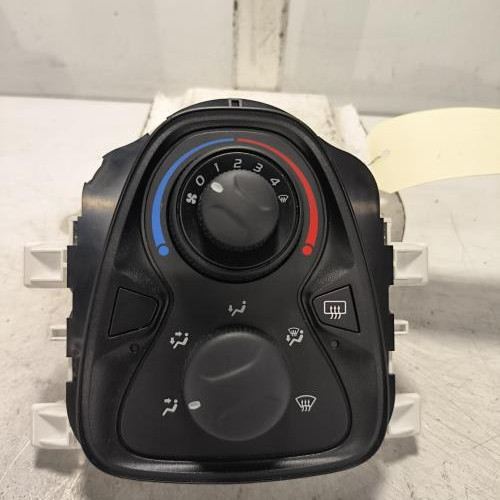 101390654-390b6ca4-ec5e-4051-ad9d-06bfef67fcfb-Piece-Commande-chauffage-1611305980-PEUGEOT-108-b05febbb01fae84f5947ec0323add077706bc4750eacbae85a3b0044e0e14f90_m.jpg