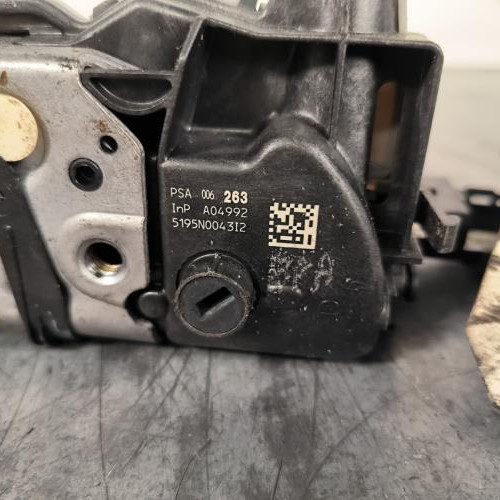 101520856-307409e2-caad-4b5b-9a2e-7c46a894d126-Piece-Fermeture-centralisee-arriere-droit-9819263380-PEUGEOT-508-1-SW-PHASE-2-BREAK-b4bf8631150cdaa6665ff8a625060f248577a72ab5d527c5d803e06e6a418652_m.jpg