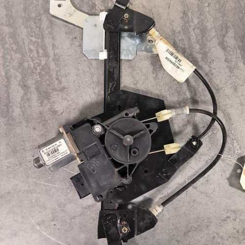 101520864-eb0e6ad2-efb9-429b-856e-596fee08c83d-Piece-Leve-vitre-electrique-arriere-gauche-9806087180-PEUGEOT-508-1-SW-PHASE-2-BREAK-7e4368ab0d72d8c86445c95bd63749cee3b082a97c3081d79d7a654e55e82ed0_m.jpg