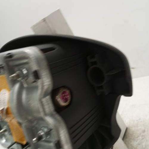 101527521-45de94aa-dffa-48e1-a57f-b0ec0b7f549d-Piece-Air-bag-conducteur-8200677496-RENAULT-CLIO-3-PHASE-2-a850f813d8b9c99821b4902d3290d3a5089f356625342f4087b7b97c0a17305a_m.jpg