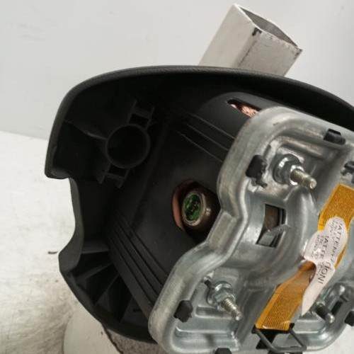 101527521-4601ba37-b71f-4c0f-8f37-a0d09e40359d-Piece-Air-bag-conducteur-8200677496-RENAULT-CLIO-3-PHASE-2-b7cddf2289e45ae18e58aac249c6437ad8217f3a6e1e78a0d1958ff6a5a6e317_m.jpg