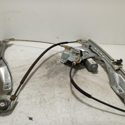 101527553-a631169d-c63d-4850-846d-1390d4acced7-Piece-Leve-vitre-electrique-avant-droit-8200291147-RENAULT-CLIO-3-PHASE-2-30b435b072d22364064a6a83f5df117ed464e74fab7fb5354c037df4b0ddfc17_m.jpg
