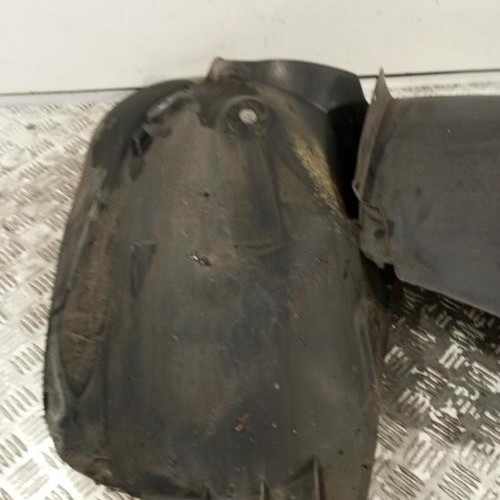 101527561-af5c7f60-a4fd-49ac-bbec-03b7a1761628-Piece-Pare-boue-avant-gauche-8200334164-RENAULT-CLIO-3-PHASE-2-f277c3e0159f495f1d095d1b49887a0e4e68646bb9502e32d08a590e17037e43_m.jpg