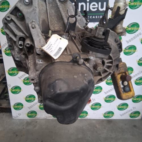 101528474-9c8532b1-6c4a-481d-932e-6e0ab6a548ac-Piece-Boite-de-vitesses-8200815546-RENAULT-CLIO-3-PHASE-2-58bfb035af99a1db003c72d8cdea253cd680e2d1ed332cf769c65cc834769854_m.jpg
