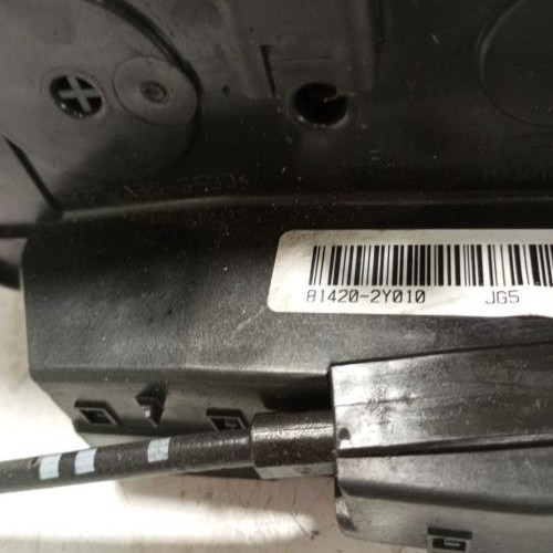 101576956-470d55d3-ba72-424a-915d-64dae5a40076-Piece-Fermeture-centralisee-arriere-droit-814202Y000-HYUNDAI-IX-35-PHASE-2-ffb64d14ee07a3bf5499747da2992afd511a0f6591d4c20ca4968a7153266f39_m.jpg