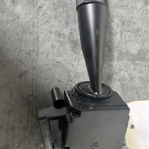 101581492-20149a34-da6e-4811-a2a2-d469f2b5a401-Piece-Commodo-phare-37210-61M40-SUZUKI-SWIFT-4-4a6139d6914e101720ca108b892d109db97599b508ea93f149df71f494875d99_m.jpg