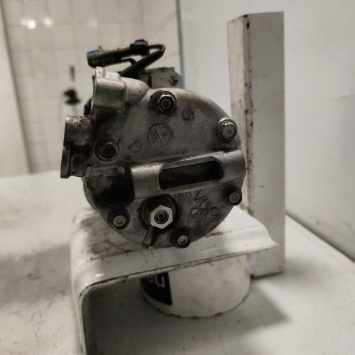 101581572-40d35cd9-f4a7-40f9-8105-fa3be85b577b-Piece-Compresseur-clim-95200-84EA0-SUZUKI-SWIFT-4-9f22e3df9a13c067faaa47ab973da0e2db064b8d5c7e0ad8346d321cd7b877aa_m.jpg