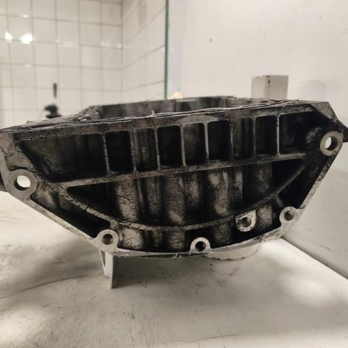 101915764-1ad8b1dd-709e-4db4-afc0-52868baec165-Piece-Carter-inferieur-8200728386-RENAULT-SCENIC-2-PHASE-2-a77f9242614215fa375dbf22855ebccaedfcda7ee216e138fc2618d62c85392f_m.jpg
