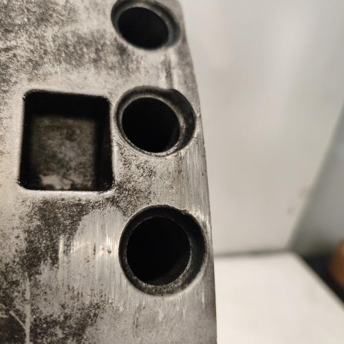 101915764-a43fc5b9-a9dd-4254-bac6-2f8966b6770d-Piece-Carter-inferieur-8200728386-RENAULT-SCENIC-2-PHASE-2-04f0e662401c5ca17255db718cb83bb03990c84d176b4073a057baec80518c32_m.jpg