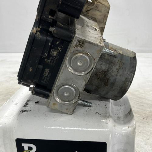 101959676-9a983b6e-05dc-41ba-8bc1-1310eca06e06-Piece-Bloc-ABS-freins-anti-blocage-476604579R-RENAULT-MASTER-3-PHASE-3-cb2468e859193cf236d2d8bb8faafce12efae69bfad97ccba9d15f8856675cc4_m.jpg