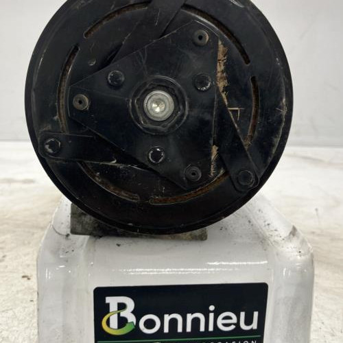 101959683-e0ff463d-f85b-4b11-a40f-5d475e656460-Piece-Compresseur-clim-8200848916-RENAULT-MASTER-3-PHASE-3-c6734e9b19ae428e3cfa4cbfd85dc43bab792621354710b2d15dcc2170017908_m.jpg