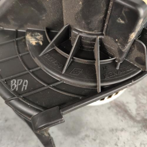 101959700-ccd7de7e-1376-4651-845e-6982229b67e7-Piece-Ventilateur-chauffage-7701068976-RENAULT-MASTER-3-PHASE-3-8d78be6726fff2b298cb08c55bc432a17b932d71860af9d34a58c7b830f30204_m.jpg