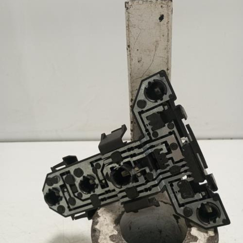 101962073-decde61e-0deb-4d33-a06c-cab872889598-Piece-Platine-feu-arriere-gauche-1J6945257-VOLKSWAGEN-GOLF-4-7a06de3989d64d7026d9a8bf12ebb55a8e07294ca324b2b339d5689a4ebb185d_m.jpg