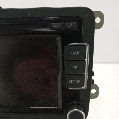 101969477-bf84334b-c30d-418f-ae33-a4109347a245-Piece-Autoradio-dorigine-3C8057195BX-VOLKSWAGEN-POLO-5-PHASE-1-be714684ed2f47135138fc0b33955905ddf66d86d5412e7664c36ea6b7e4a41a_m.jpg